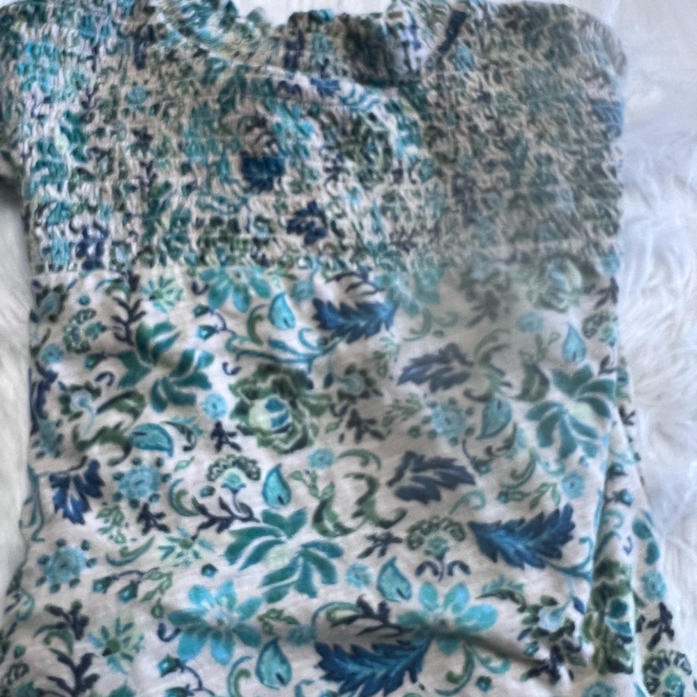 High neck short sleeves Torrid top.